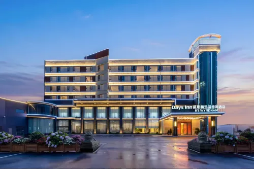 Days Select Wyndham Hotel