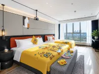 NATO.Walking in the Clouds    Hotel - Family