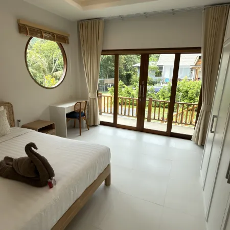 Chaloklum house close to beach