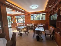 Dadi Zhishang Scenic View Guesthouse (Zhagana Scenic Area · Runwugou Branch) - موقف سيارات