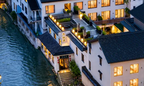 Dongyueli Hotel (Shaoxing Downtown Area Cangqiao Straight Street)