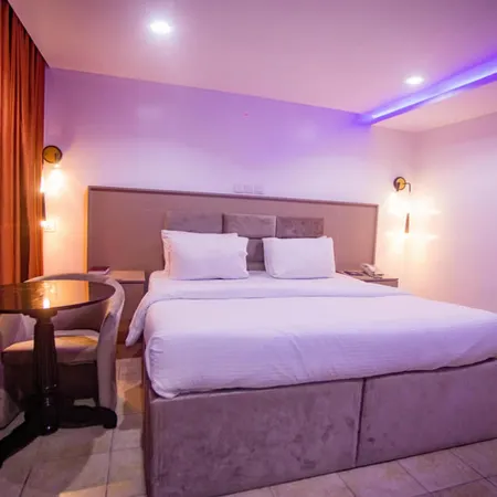 Wellington Hotel