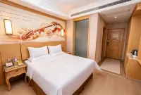 Vienna 3 Best Hotel (Xinyi Beijing Road High-speed Railway Station Store) - Bintang 3