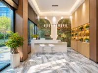 Four Seasons Cloud Hotel - bar