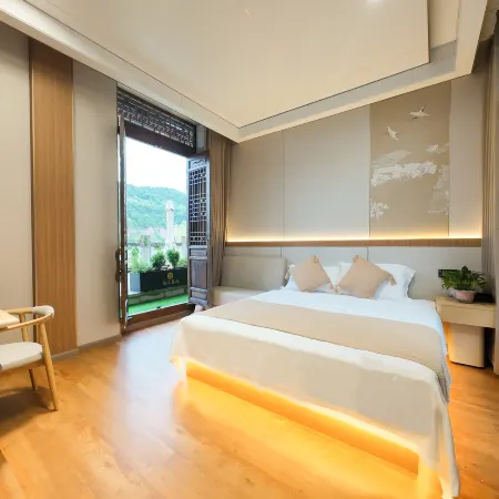 Zhenjiang · Riverside View Chinese Inn (Langzhong Ancient City Huaguang Tower)