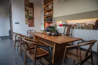 Floral Hotel· Shuangyue Homestay | Kaqu Teabar | Garden Villa (Pu'er Daijia Lane Simao Old Street) - 발코니