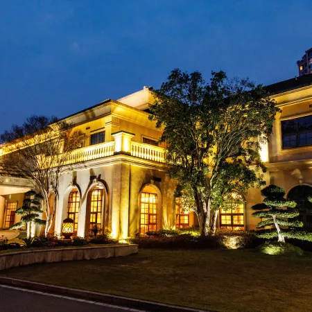 Cezanne Manor Hotel & Resort
