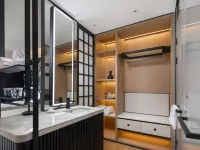 Holiday Inn Express GUANGZHOU BAIYUN AIRPORT T2 by IHG Hotels near Baiyunjichangbei Railway Station