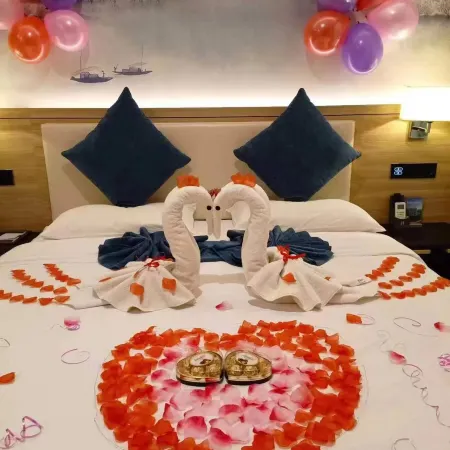 H Hotel (Zuoquan Binhe Road)