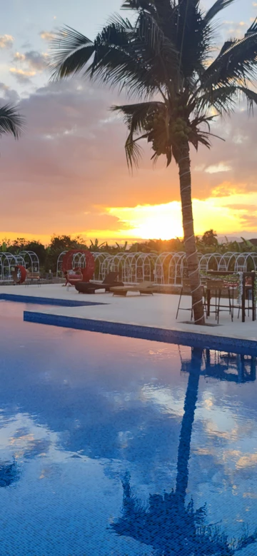 รูปภาพของโฮมแอทไนน์