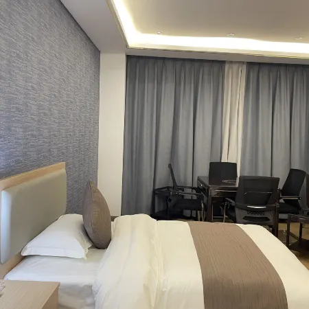 Fanghua Smart Hotel (Huili Ancient City New Era Plaza)