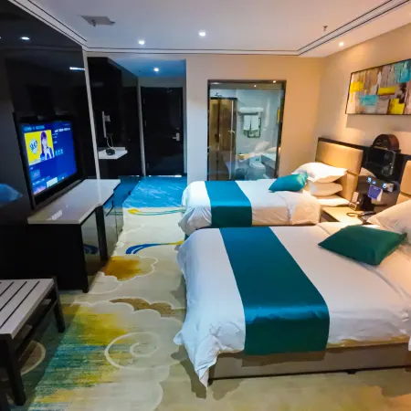 Sky  Mirror  Grand  Hotel