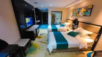 Sky  Mirror  Grand  Hotel