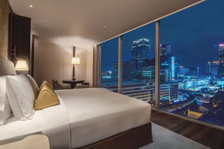 Waldorf Astoria Bangkok Отели рядом с достопримечательностью «Banglamphu»