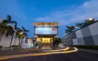 B2 Phitsanulok Boutique & Budget Hotel Hotels near Rajamangala Institute of Technology