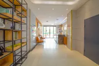 Xianzi Hotel (Qianjiang Longxia Street)