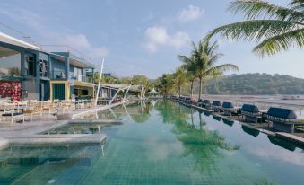 Hotel Tide Phuket Beach Front