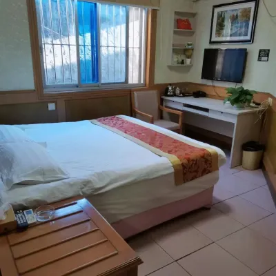 Lihua Grand Hotel Hotels near Yan Ziling’s Angling Terrace