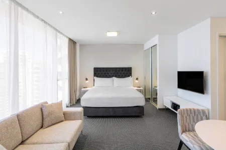 Meriton Suites Campbell Street, Sydney