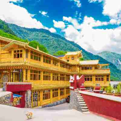 Snow Mountain Home · Tibetan Culture Photography and Food Experience Homestay Hotel Exterior