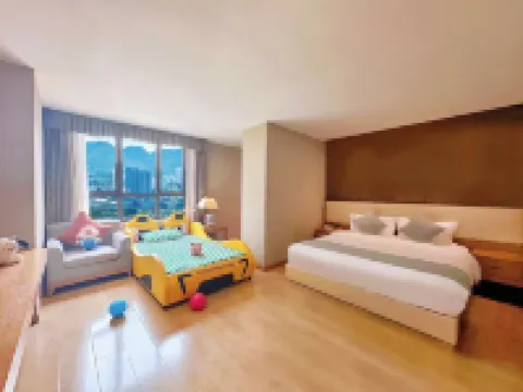 Meirui Hotel (Chongqing Jiefangbei Hongyadong)