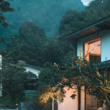 Emeishan Hetang Yunqi Tangquan Homestay