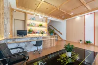 Yueting Homestay (Baoquan Scenic Area)