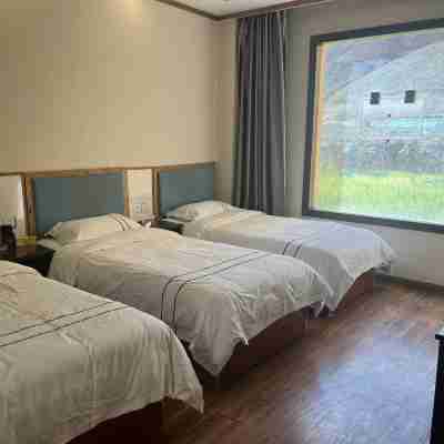 八宿雅尼酒店（多拉神山店） Rooms