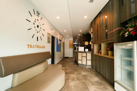 Travelland Hotel Отели в г. Тамбун