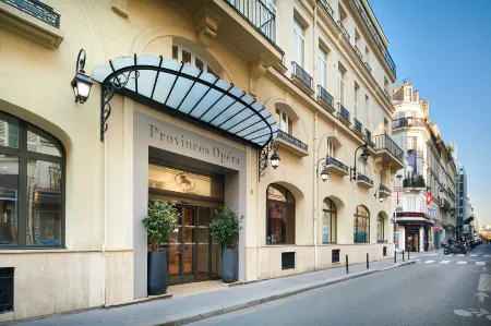 Hôtel Provinces Opéra - Vacances Bleues Отели рядом с достопримечательностью «Музей Гревен»