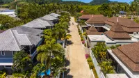 Baan Santhiya Private Pool Villas - Free Tuk-Tuk Service to the Beach! Hotels in Крабі