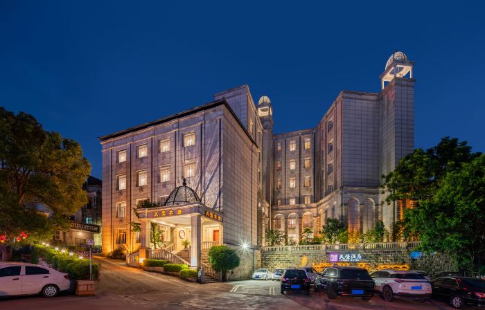 Tianbao Hotel