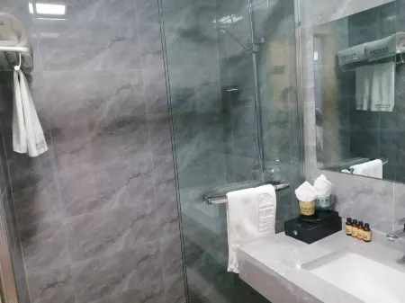 Hubei Litian Hotel (Fangxian Branch)