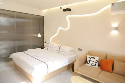 Yushu Homestay (Nanyang Normal University) Hotels near Oil And Grain Buying And Selling Center
