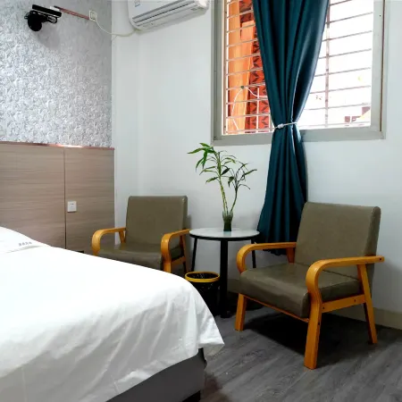 Juyuan Homestay (Quanzhou West Street Bell Tower Store) Отели рядом с достопримечательностью «Гора Qinyuan»