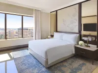 The Ritz-Carlton Abu Dhabi, Grand Canal Hoteles cerca de Complejo de Ministerios