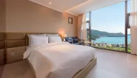 Friemily Poolvilla & Hotel