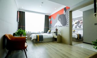 Junyi Chain Hotel (Chifeng Aohan Banner Xinzhong Street)