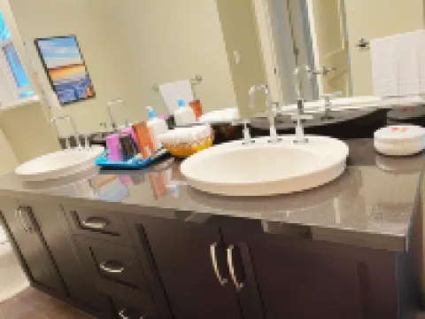 Derbyshire House Hotels in Coquitlam