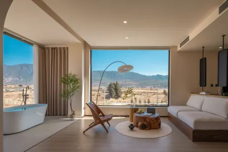 Lijiang Zaiye Snow Mountain Starry Sky Holiday Home