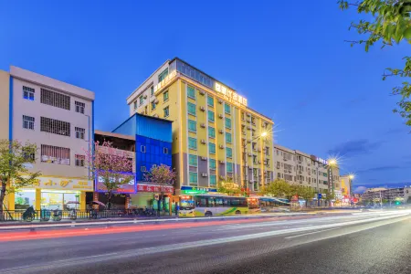 Liming Youke Hotel (Guangzhou Zengcheng Gualv Plaza) Отели рядом с достопримечательностью «Huashang College of Guangdong University of Business Studies»