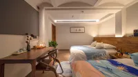 Fengyi Pavilion Homestay in Jiuhua Mountain.