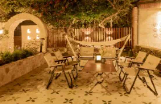 Monet Garden Inn