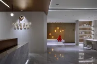 MODERN CROWN HOTEL IN LUZHUANG