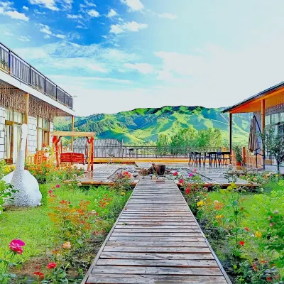 同棲·Sunny 花園民宿（那拉提景區店） 鄰近那拉提旅遊風景區-觀景台的酒店