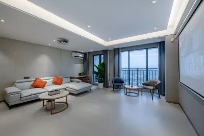 Haifeng Yunhai Apartment (Shenzhen Greenland Center Branch) Hotels near Riyue Lake Ecological and Cultural Tourism Resort