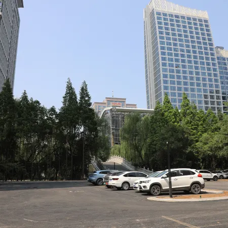 International  Hotel.LuoYang