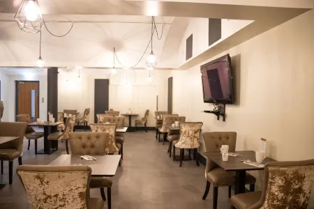 The Ainscow Hotel Отели рядом со станцией Сальфорд-Кремниевая железнодорожная станция