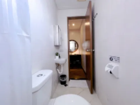 Townhouse OAK Metro Manila Near Osmena Highway PNR Pasay formerly Avitel Hotel Hotels in Makati