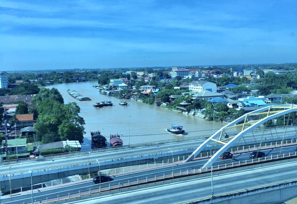 크룽스리 리버 호텔